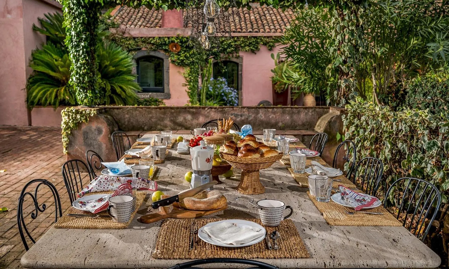 Linera 10, Emma Villas Santa Venerina Italy