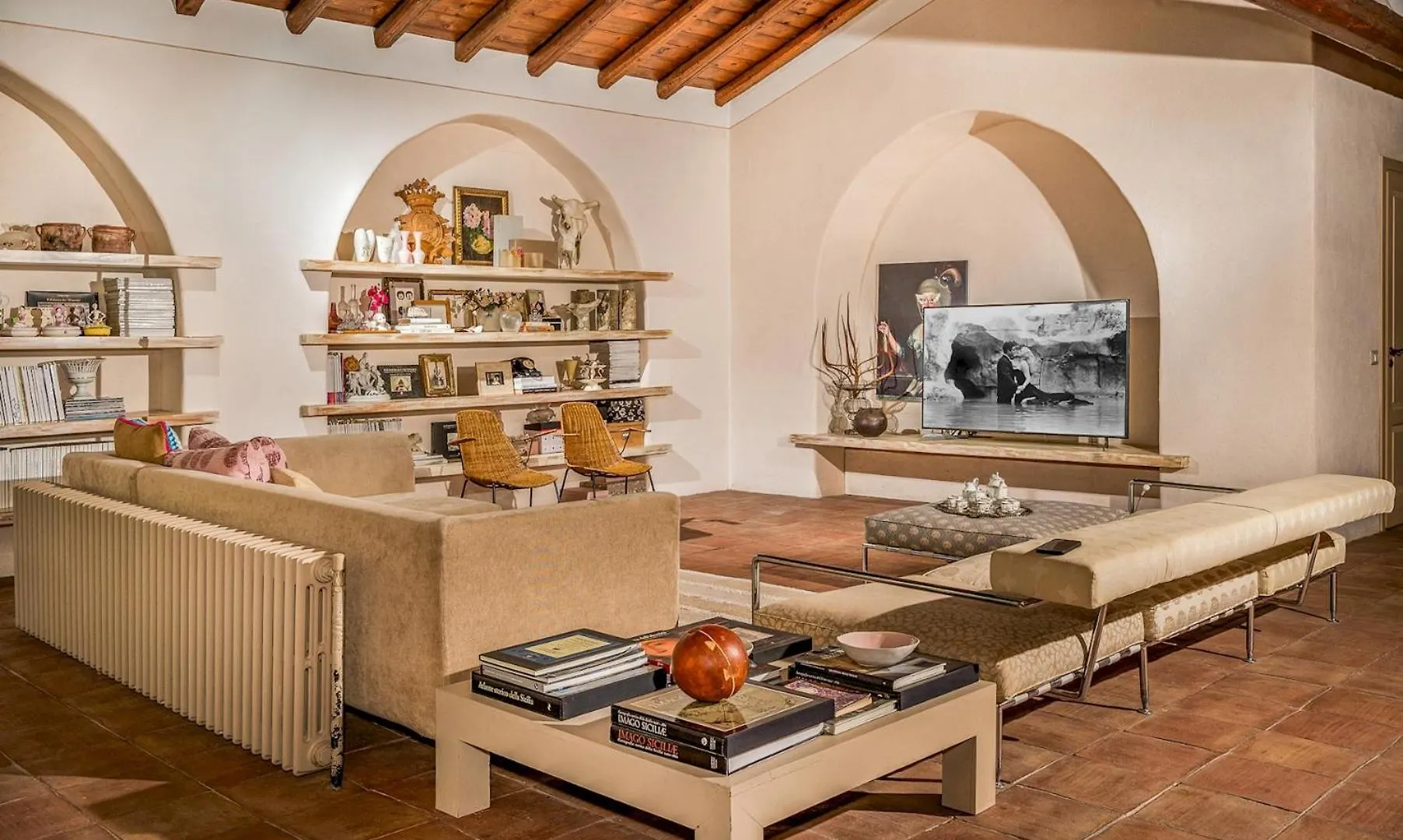 Linera 10, Emma Villas Santa Venerina